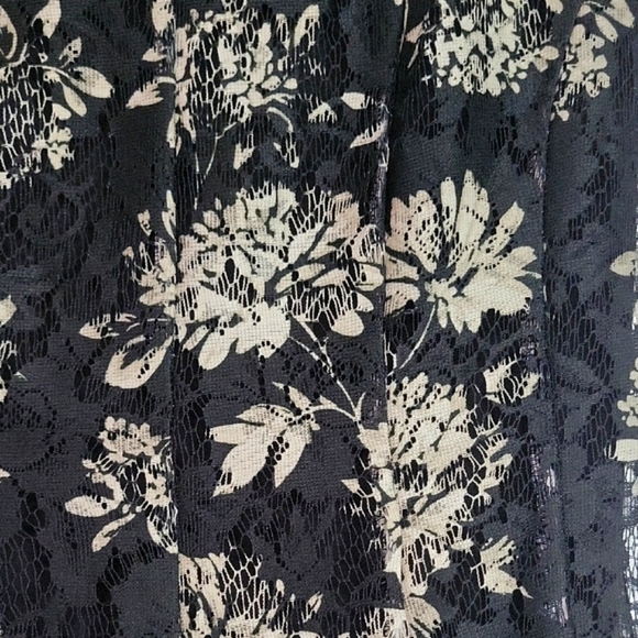 Danny & Nicole Black and Cream Floral Dress - Picture 3 of 5